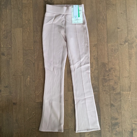 NWT- GUESS- BRENDA LONG PANTS- SIZE S - Picture 3 of 4
